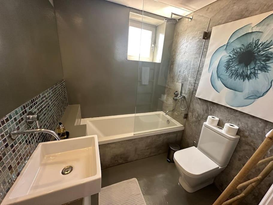 Renovado Com Ac, 2 Wc Completos, Terraco E Garagem Lägenhet OOporto Exteriör bild
