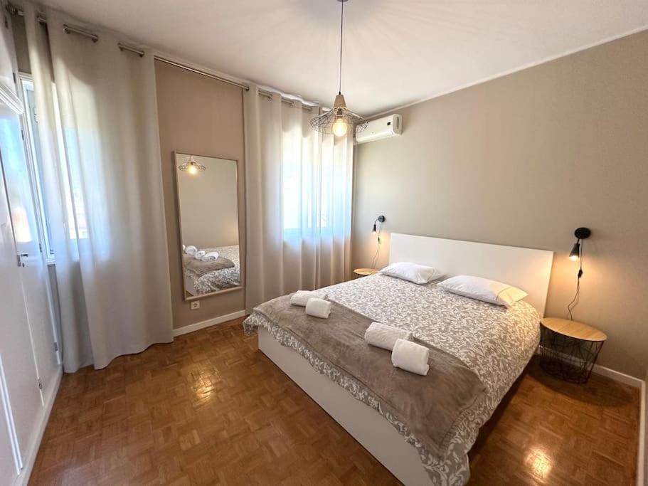 Renovado Com Ac, 2 Wc Completos, Terraco E Garagem Lägenhet OOporto Exteriör bild