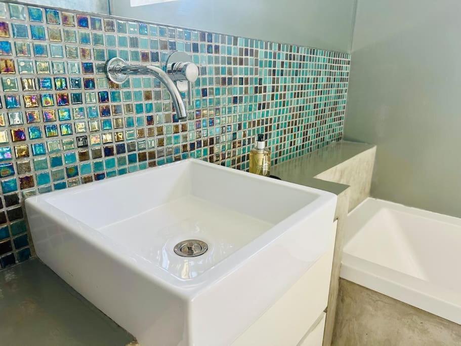 Renovado Com Ac, 2 Wc Completos, Terraco E Garagem Lägenhet OOporto Exteriör bild