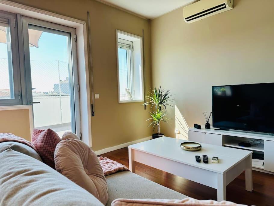 Renovado Com Ac, 2 Wc Completos, Terraco E Garagem Lägenhet OOporto Exteriör bild